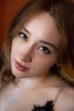 惩罚游戏输家被迫穿女装